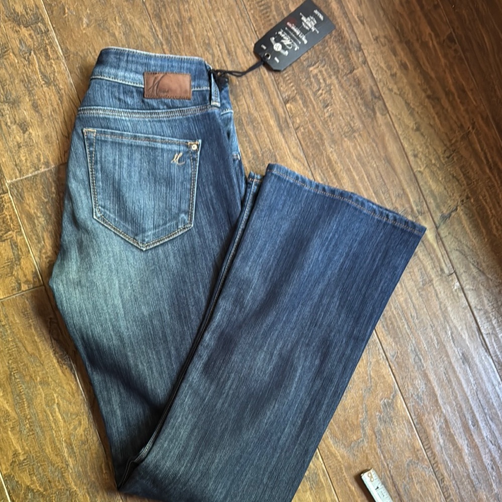 Women’s Mavi 27x32 Blue Boot Cut Jeans with Vintage Fading